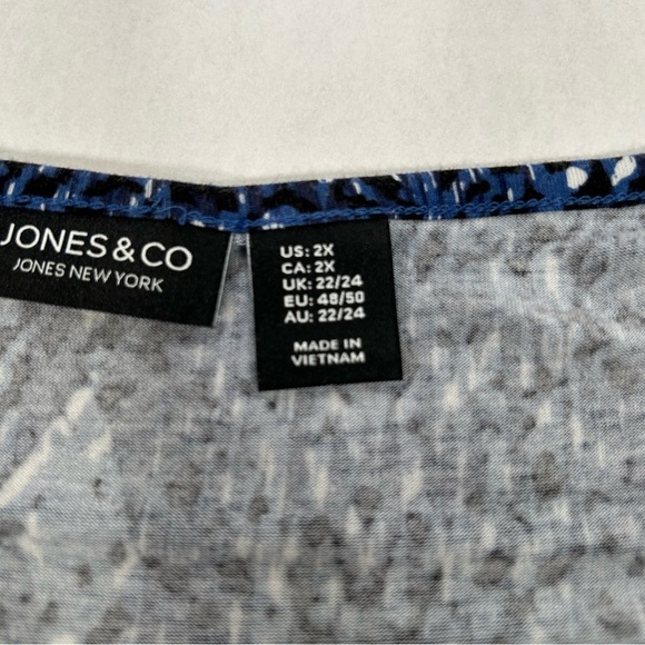 2 for$15 Jones New York Women’s Kelly Printed V-Neck Blouse - Picture 3 of 9